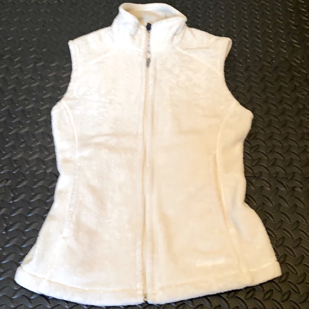 CLOSET CLEAR OUT ITEM!! PATAGONIA WHITE VEST